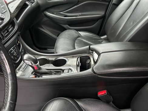 Used 2019 Buick Envision Essence AWD/4WD image 31