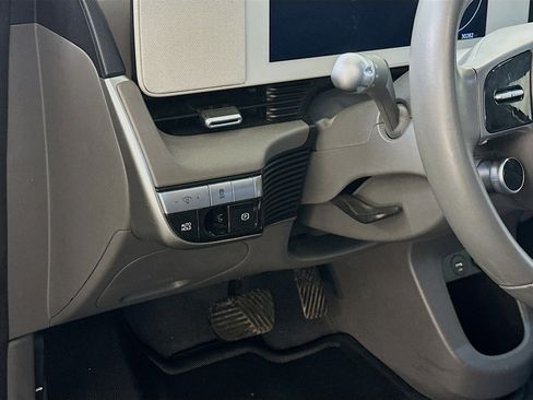 Used 2024 Hyundai Ioniq 5 SE image 17