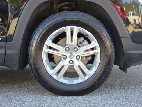 Used 2024 GMC Terrain SLE image 37