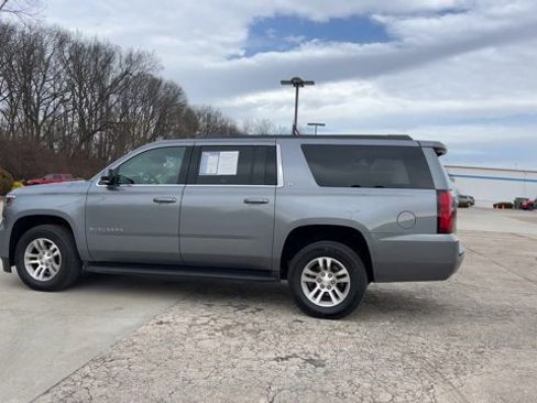 Used 2018 Chevrolet Suburban LT image 6
