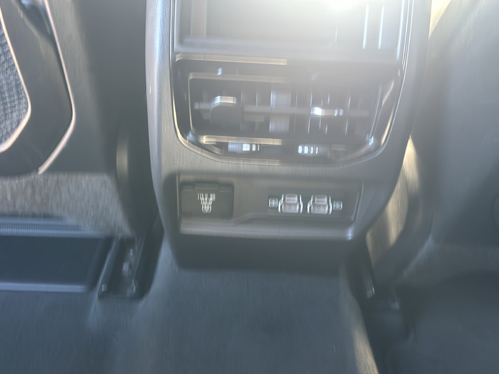 Used 2024 Jeep Grand Cherokee Altitude AWD/4WD image 14
