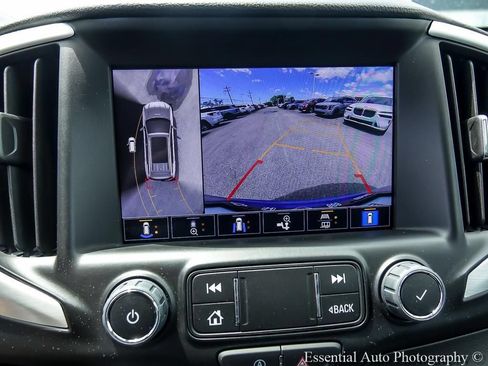 Used 2024 GMC Terrain SLT w/ Tech Package FWD image 18