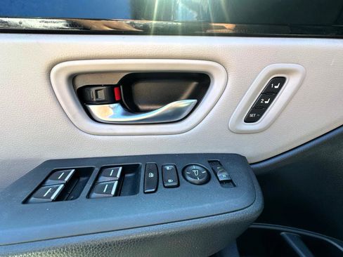 Used 2025 Honda Pilot Touring image 20