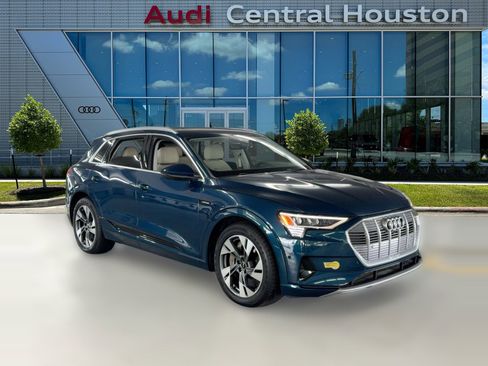 Used 2022 Audi e-tron Premium Plus w/ Premium Plus Package image 6
