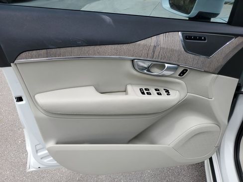 Certified 2024 Volvo XC90 B6 Plus w/ Protection Package Premier image 15