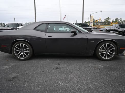 Used 2023 Dodge Challenger R/T image 11