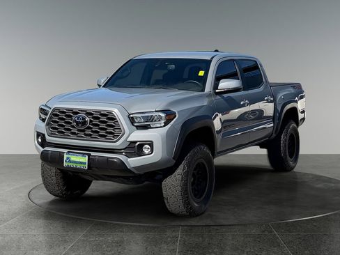 Used 2021 Toyota Tacoma TRD Off-Road w/ Technology Package AWD/4WD image 3
