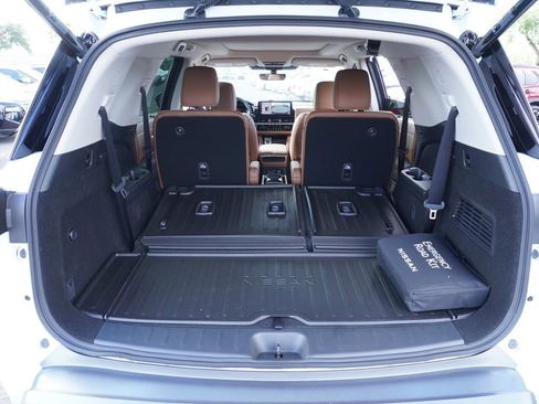 New 2026 Nissan Pathfinder Platinum image 8