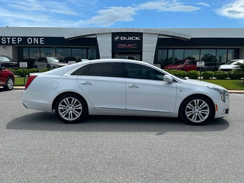 Used 2019 Cadillac XTS Luxury w/ Driver Awareness Package FWD image 7