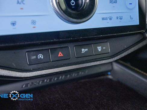 Used 2023 Ford Expedition Platinum AWD/4WD image 21