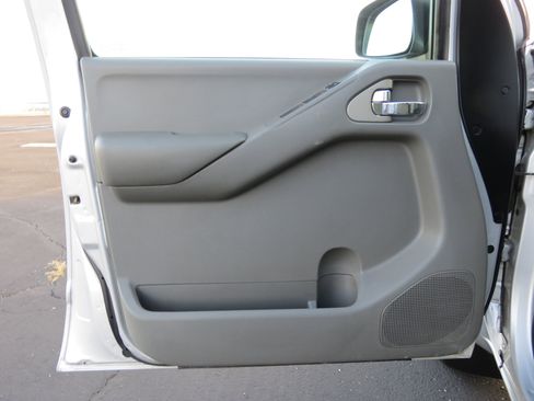 Used 2006 Nissan Frontier SE w/ (P01) Power Pkg image 17