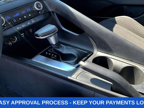 Used 2024 Hyundai Elantra SEL FWD image 18