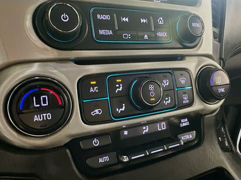 Used 2017 GMC Yukon SLT AWD/4WD image 19