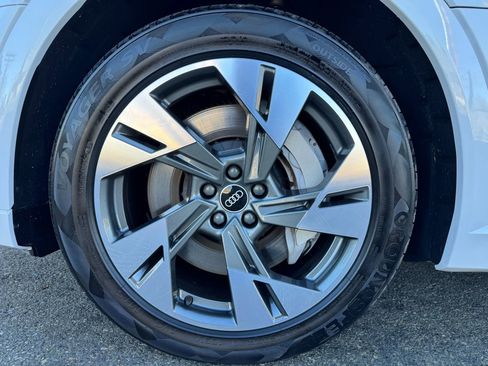 Used 2021 Audi e-tron Premium Plus w/ Premium Plus Package image 20