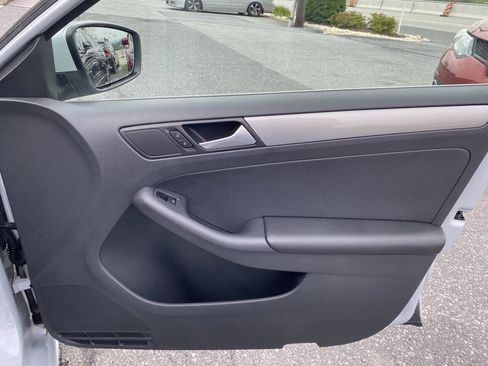 Used 2017 Volkswagen Jetta S FWD image 16