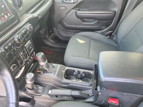 Used 2020 Jeep Gladiator Sport w/ Quick Order Package 24S AWD/4WD image 18