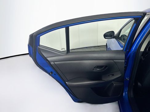 Used 2024 Nissan Sentra SV image 25