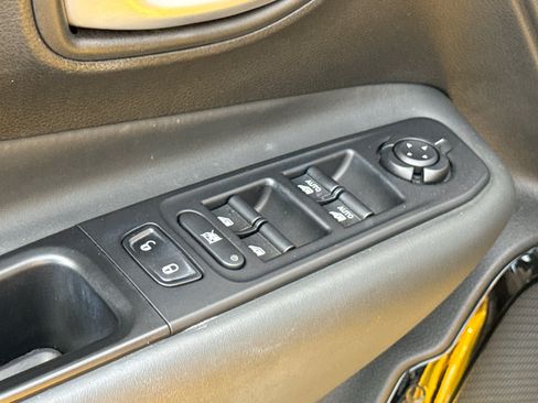 Used 2018 Jeep Renegade Altitude AWD/4WD image 10