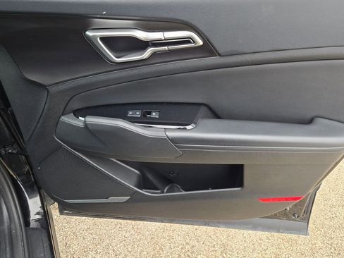 Used 2024 Kia Sportage EX image 5