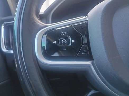 Used 2018 Volvo S90 T5 Momentum w/ Convenience Package image 11