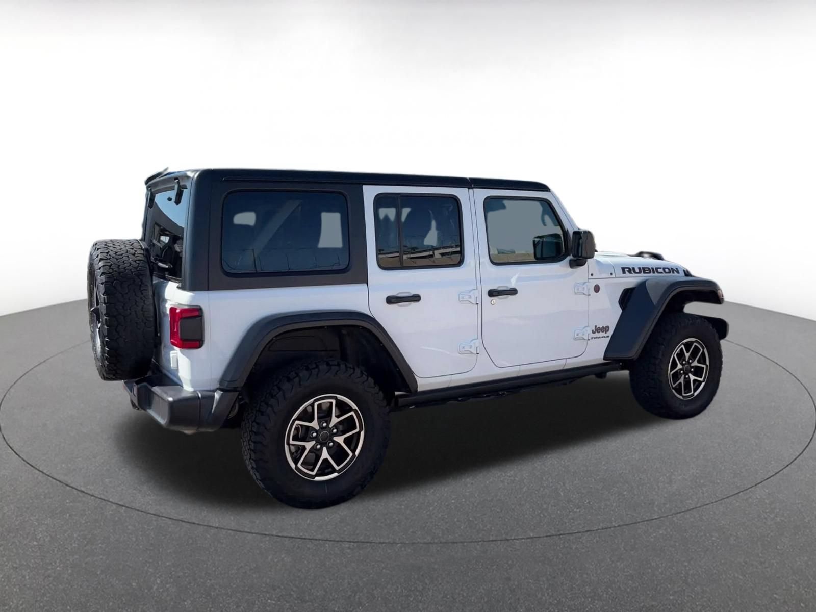 Used 2025 Jeep Wrangler Unlimited Rubicon AWD/4WD image 14