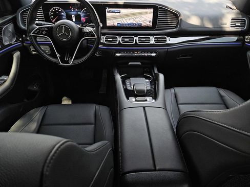 Used 2024 Mercedes-Benz GLS 450 4MATIC image 18