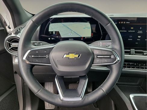 Used 2025 Chevrolet Equinox LT w/ Convenience Package II image 19