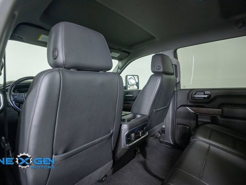 Used 2022 GMC Sierra 3500 Denali w/ Technology Package AWD/4WD image 29
