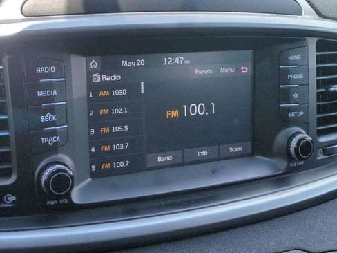 Used 2019 Kia Sorento AWD V6 image 18