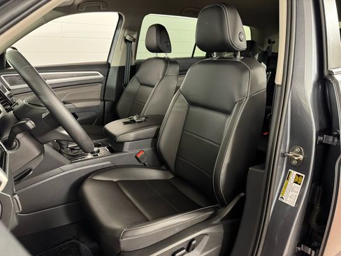Used 2023 Volkswagen Atlas SE image 12