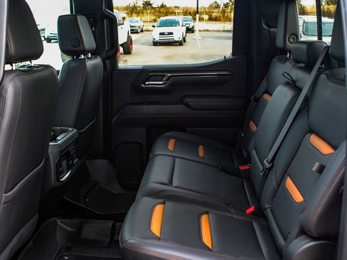 Used 2024 GMC Sierra 1500 AT4 w/ Technology Package image 33