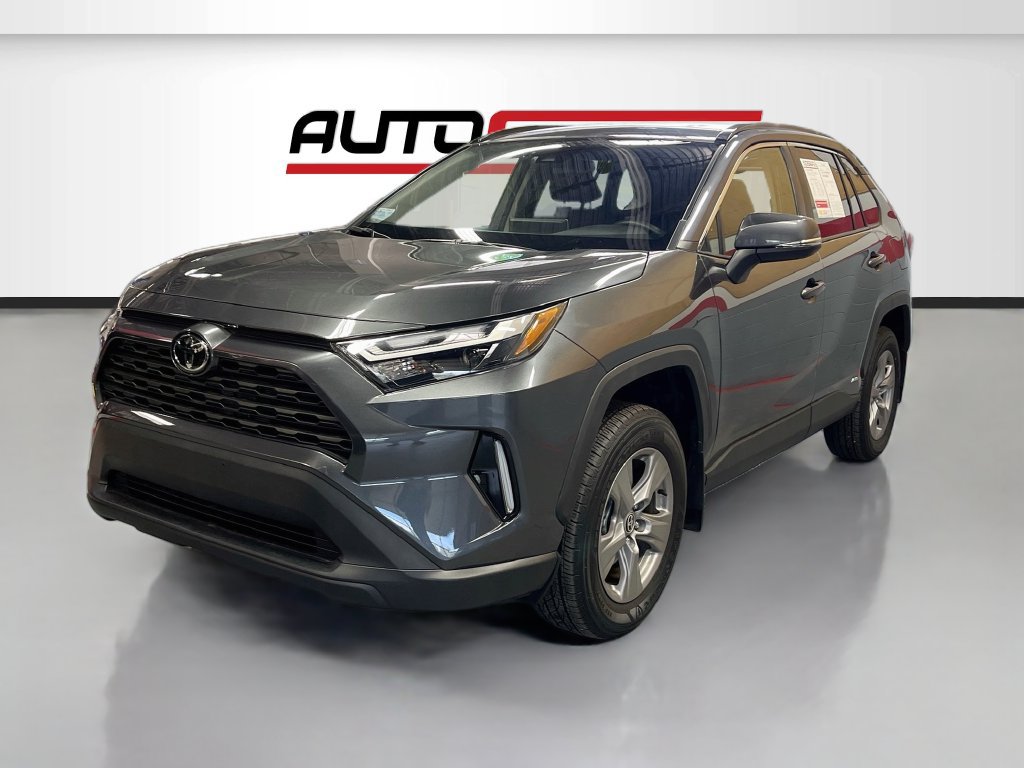 Used 2025 Toyota RAV4 XLE w/ Weather Package AWD/4WD image 3