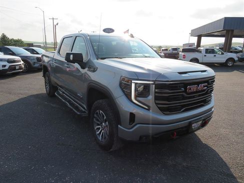 Used 2023 GMC Sierra 1500 AT4 w/ AT4 Premium Package image 8