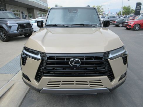Used 2026 Lexus GX 550 AWD/4WD image 14