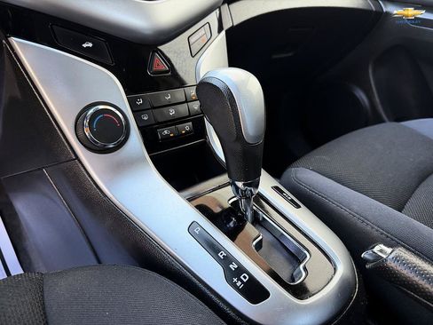 Used 2016 Chevrolet Cruze LT FWD image 18
