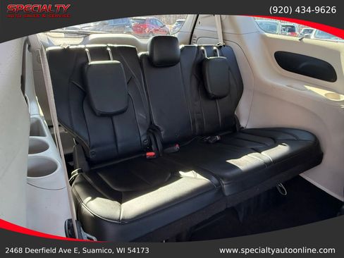 Used 2019 Chrysler Pacifica Touring-L FWD image 22