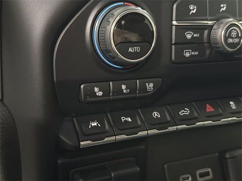 Certified 2021 Chevrolet Silverado 1500 LTZ w/ LTZ Premium Package image 31