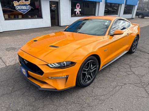Used 2018 Ford Mustang GT RWD image 2