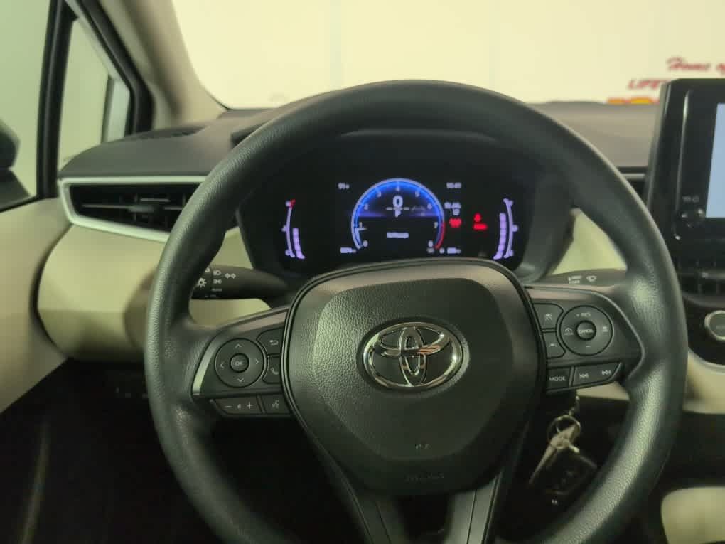 Used 2026 Toyota Corolla LE FWD image 17