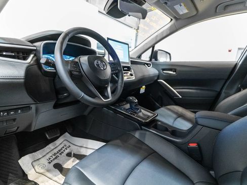 Certified 2026 Toyota Corolla Cross XLE FWD image 4