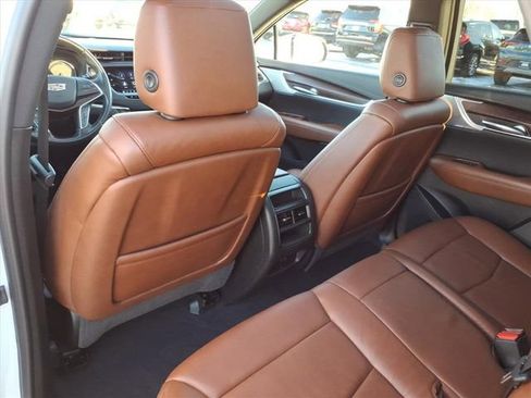 Used 2021 Cadillac XT5 Premium Luxury image 15