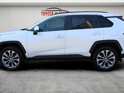 Used 2023 Toyota RAV4 XLE Premium image 28