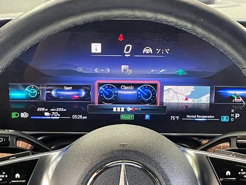 Used 2023 Mercedes-Benz EQE 500 4MATIC SUV image 29