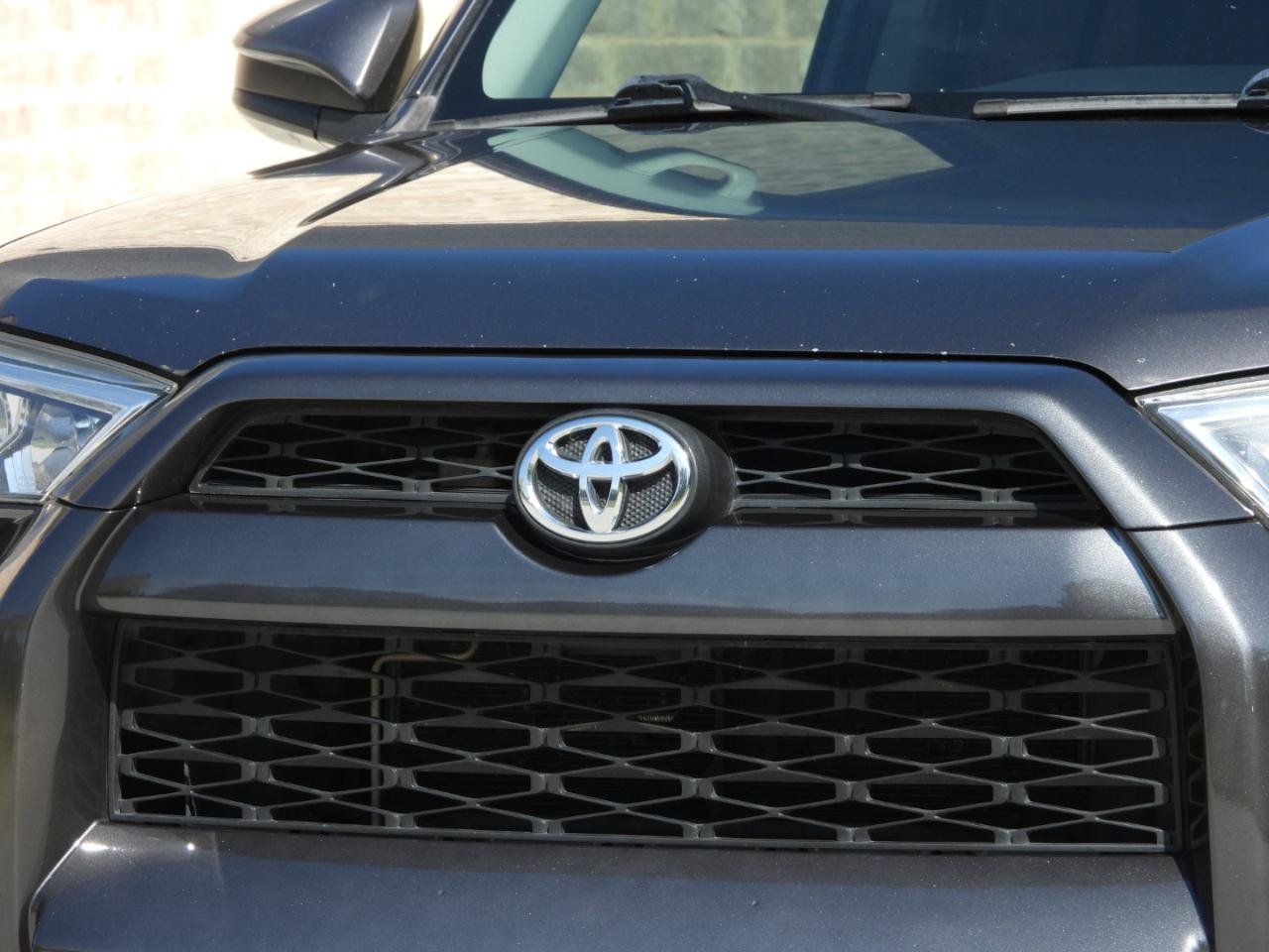 Used 2019 Toyota 4Runner SR5 RWD image 5