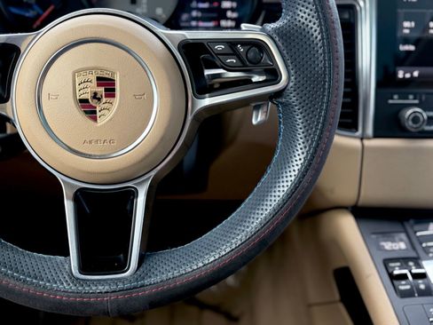 Used 2017 Porsche Macan S image 26