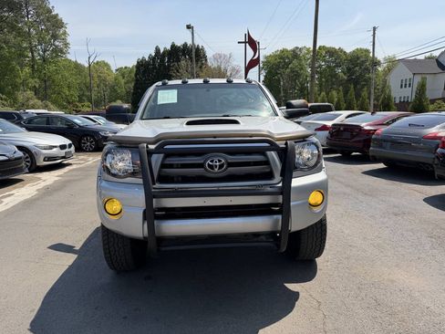 Used 2010 Toyota Tacoma 4x4 Double Cab image 2