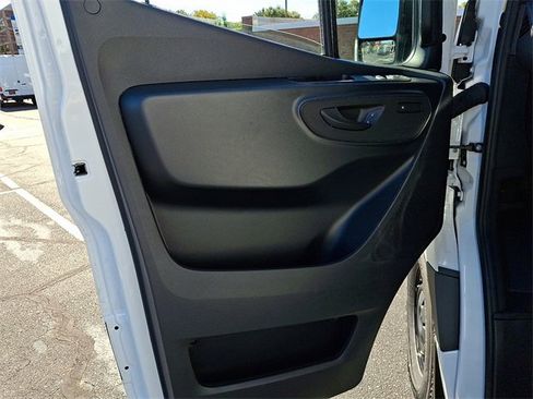 Used 2025 Mercedes-Benz Sprinter 2500 image 12