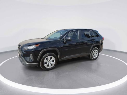 Certified 2022 Toyota RAV4 LE image 4