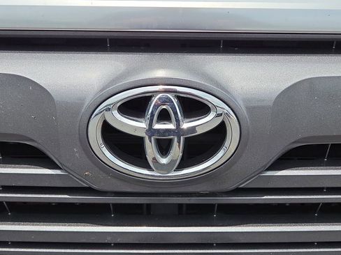 Used 2022 Toyota Tundra Limited w/ Power Package AWD/4WD image 11