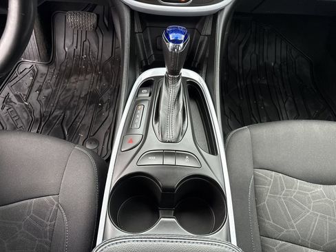 Used 2017 Chevrolet Volt LT w/ Comfort Package image 21